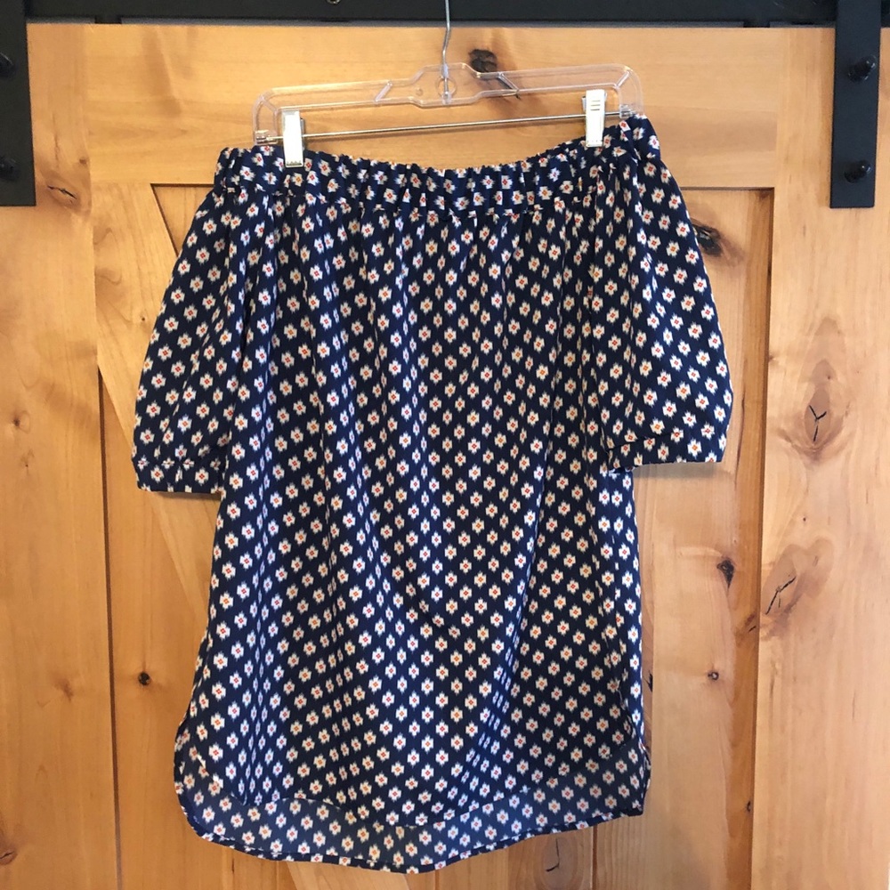 Michael Kors off-the-shoulder navy floral shirt 🌺